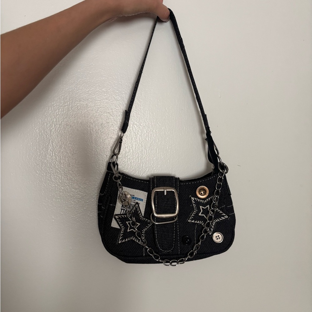 Black Star-Embroidered Shoulder Bag